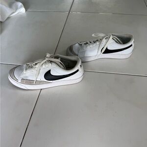 Nike Classic White and Black Low-Top Sneakers